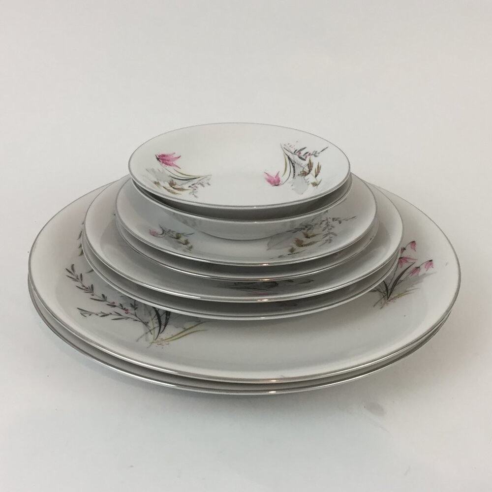 (JL) Royal Duchess Fine China Bavaria Germany Mountain Bell Plates 8 pcs